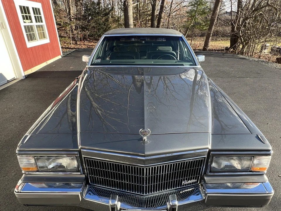 1991 Cadillac Brougham - Image 17 of 31