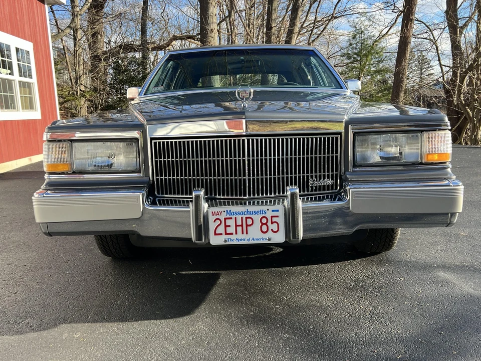 1991 Cadillac Brougham - Image 18 of 31