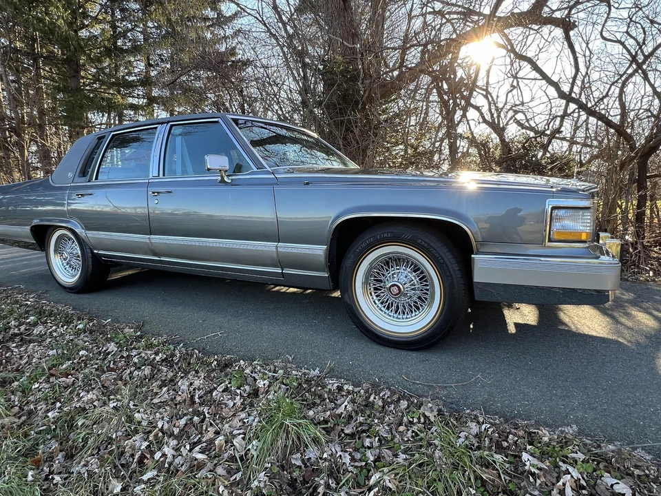 1991 Cadillac Brougham - Image 27 of 31