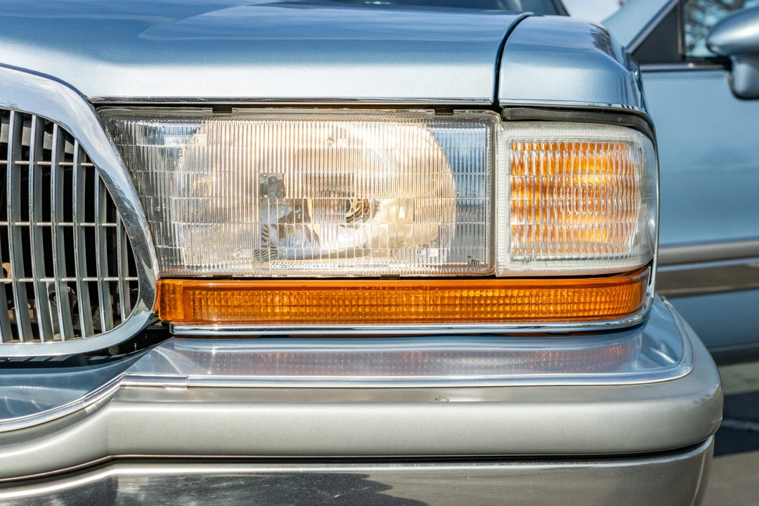 1992 Buick Roadmaster - Image 11 of 31