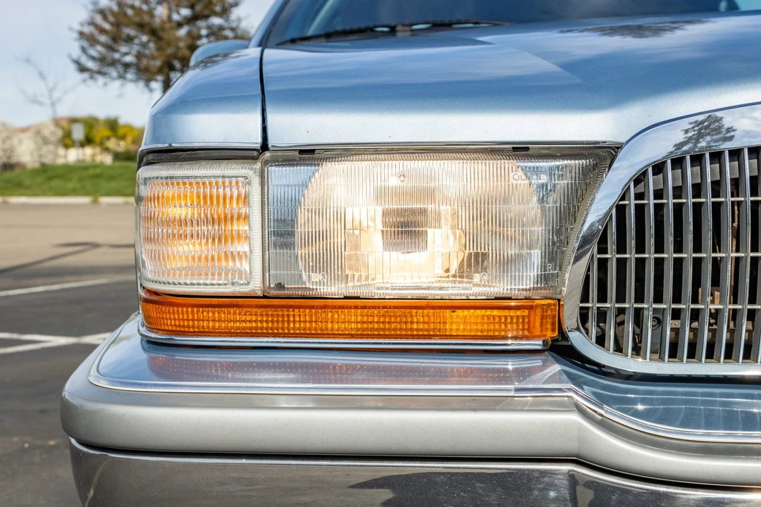1992 Buick Roadmaster - Image 10 of 31
