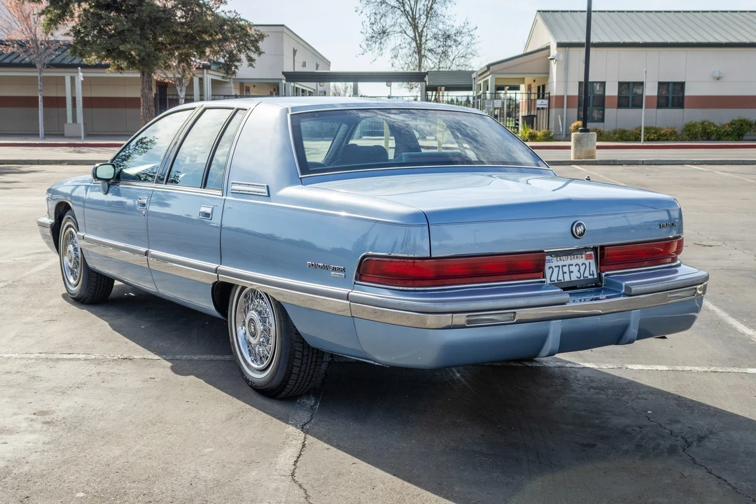1992 Buick Roadmaster - Image 5 of 31