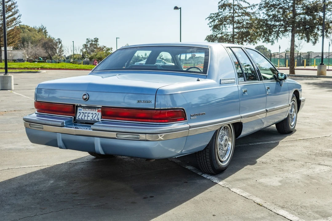 1992 Buick Roadmaster - Image 3 of 31