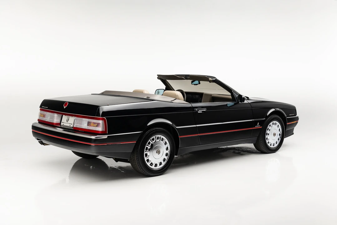 1993 Cadillac Allante - Image 10 of 31