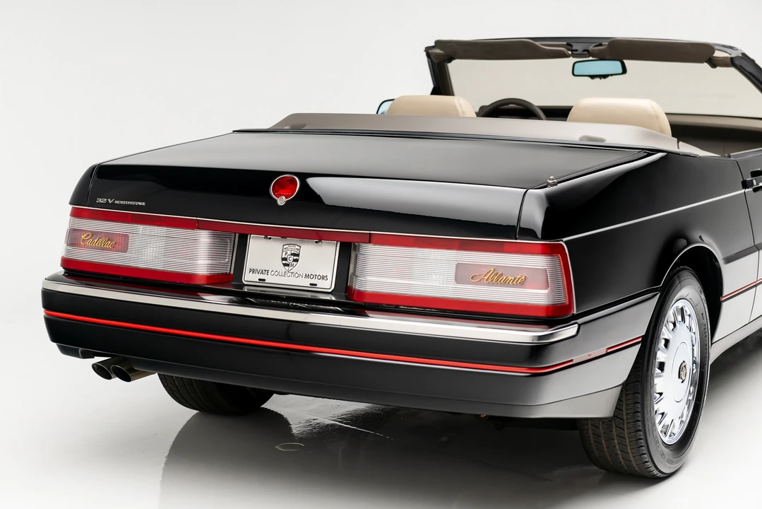 1993 Cadillac Allante - Image 25 of 31