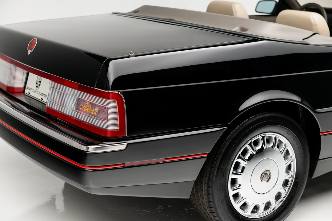 1993 Cadillac Allante - Image 31 of 31