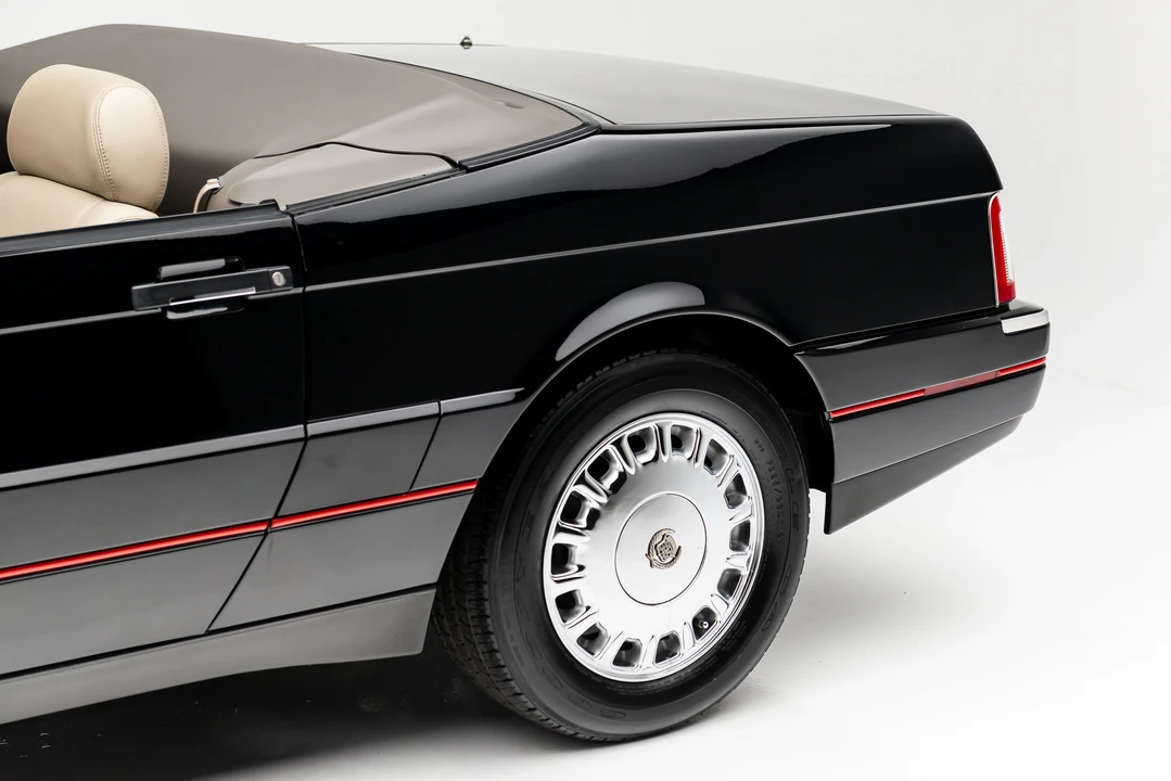 1993 Cadillac Allante - Image 21 of 31