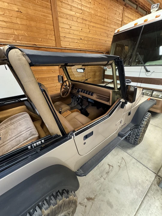 1994 Jeep YJ Wrangler - Image 15 of 31