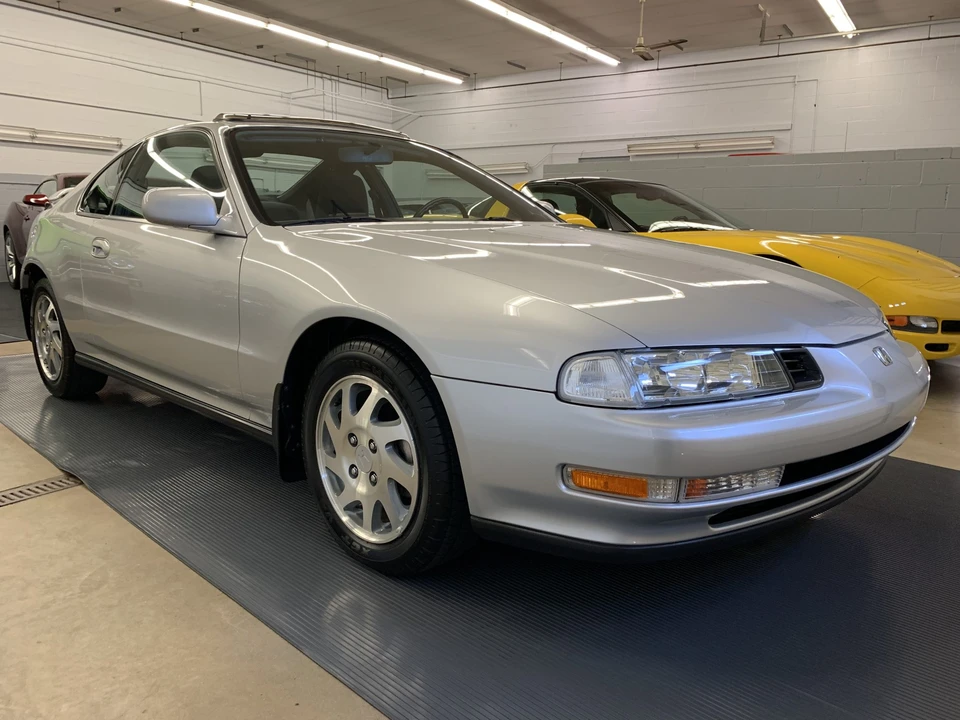 1995 Honda Prelude 4th Gen - Image 14 of 31
