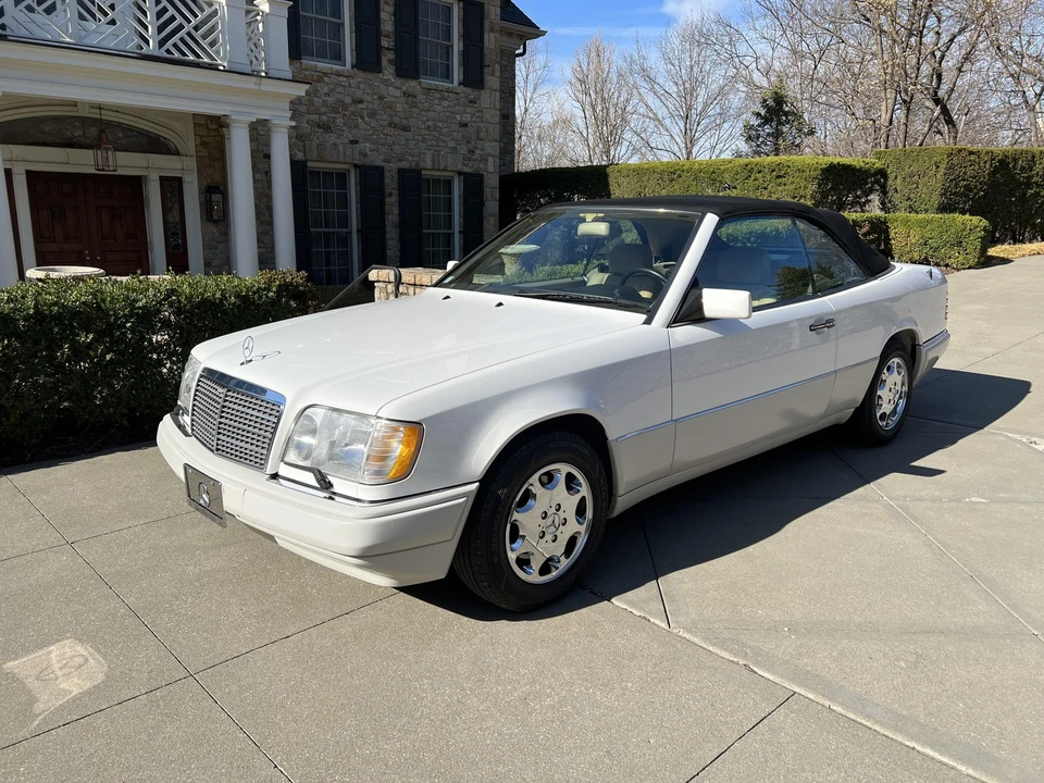 1995 Mercedes-Benz W124 E-Class - Image 2 of 31