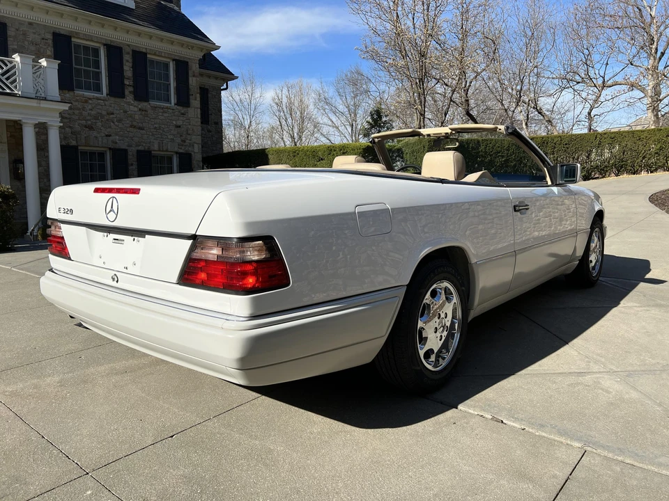 1995 Mercedes-Benz W124 E-Class - Image 9 of 31