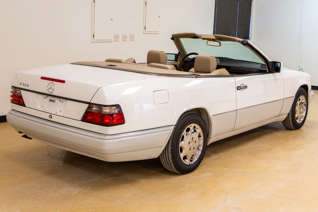 1995 Mercedes-Benz W124 E-Class - Image 17 of 31