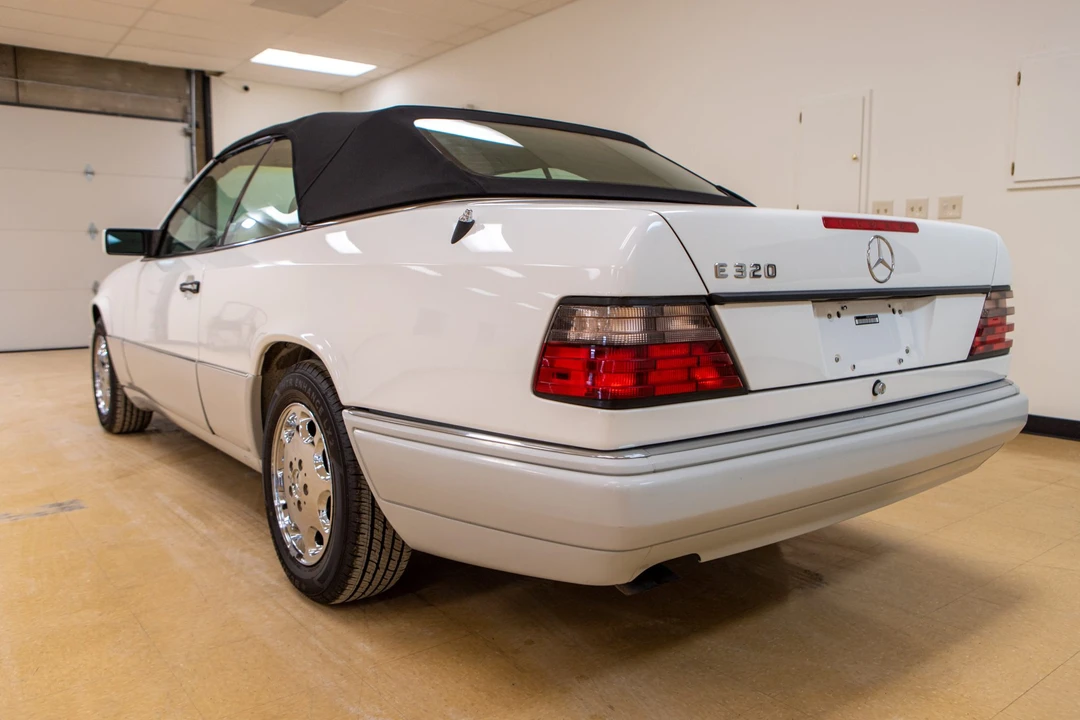 1995 Mercedes-Benz W124 E-Class - Image 20 of 31