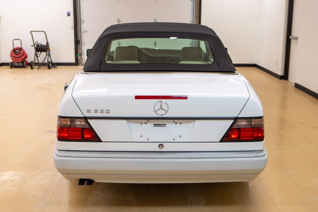 1995 Mercedes-Benz W124 E-Class - Image 19 of 31