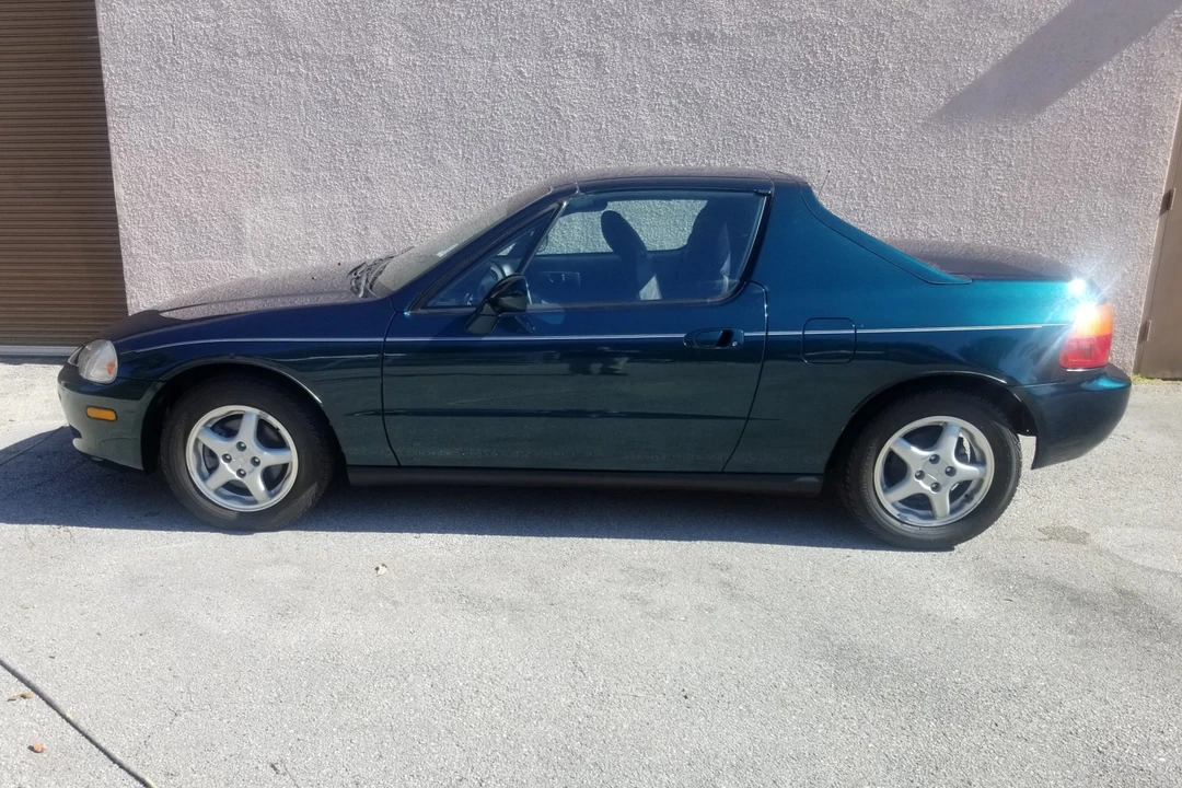1997 Honda Del Sol - Image 2 of 31