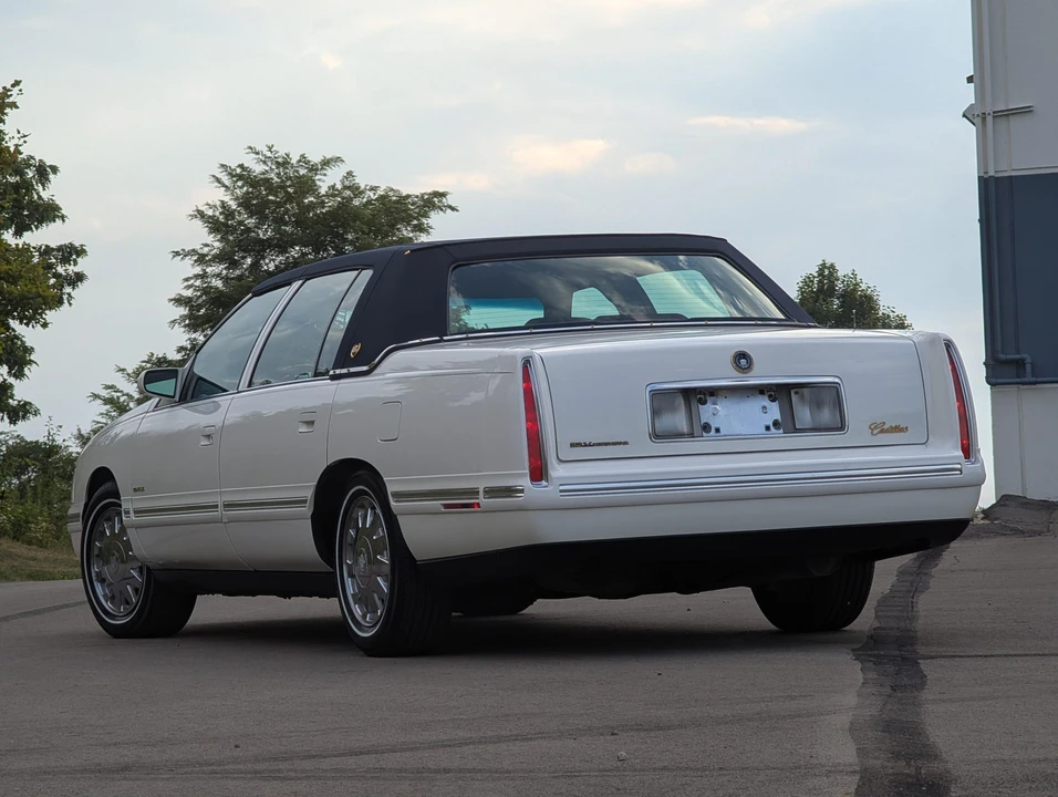 1999 Cadillac DeVille 8th Gen - Image 23 of 31