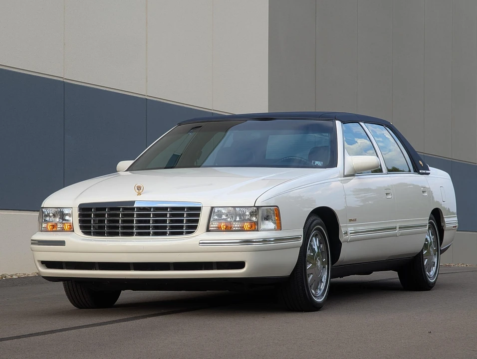1999 Cadillac DeVille 8th Gen - Image 8 of 31