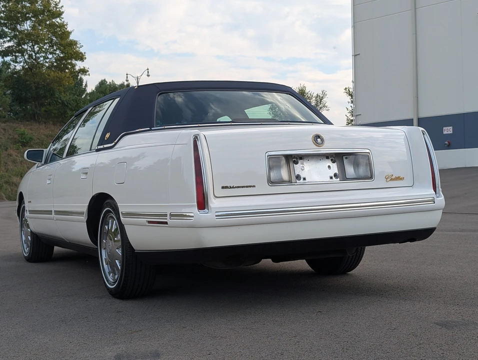 1999 Cadillac DeVille 8th Gen - Image 27 of 31