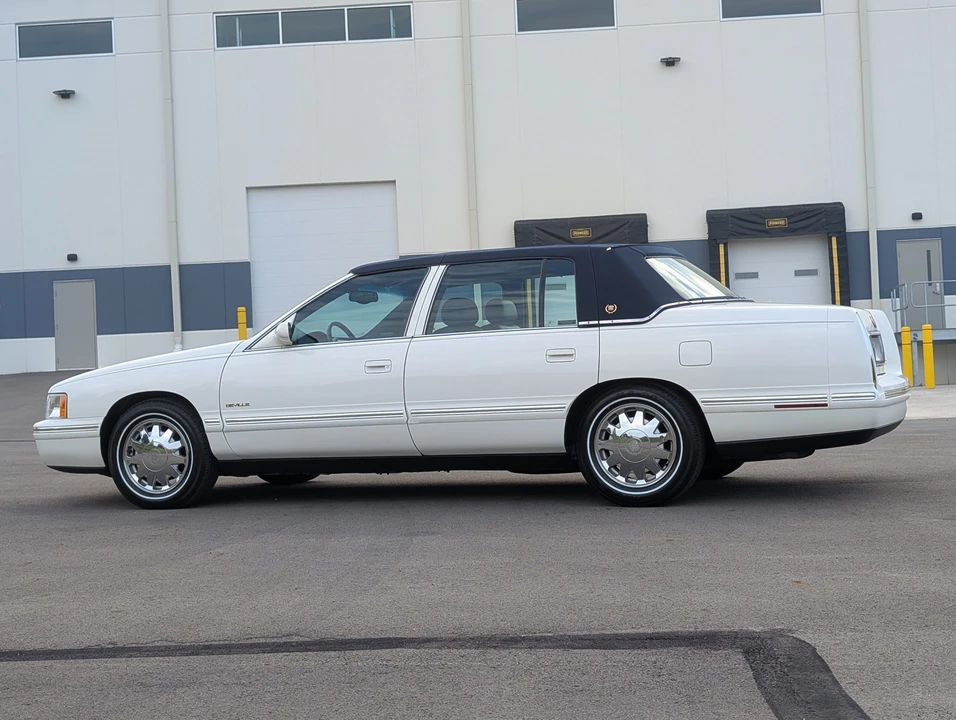 1999 Cadillac DeVille 8th Gen - Image 12 of 31