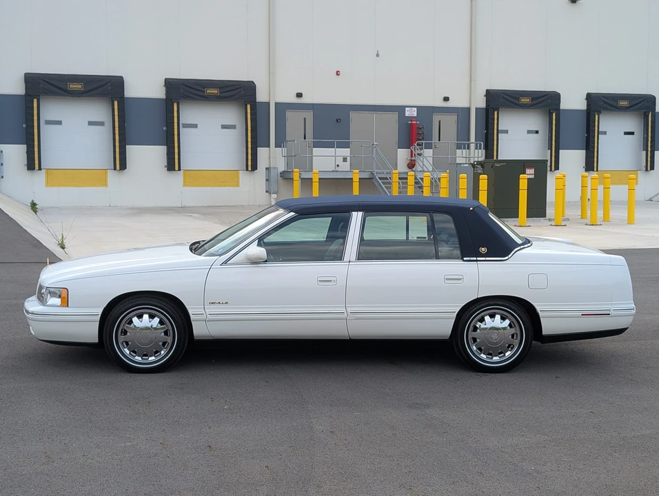 1999 Cadillac DeVille 8th Gen - Image 10 of 31