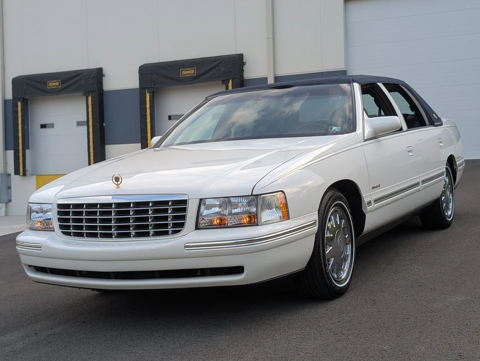 1999 Cadillac DeVille 8th Gen - Image 5 of 31