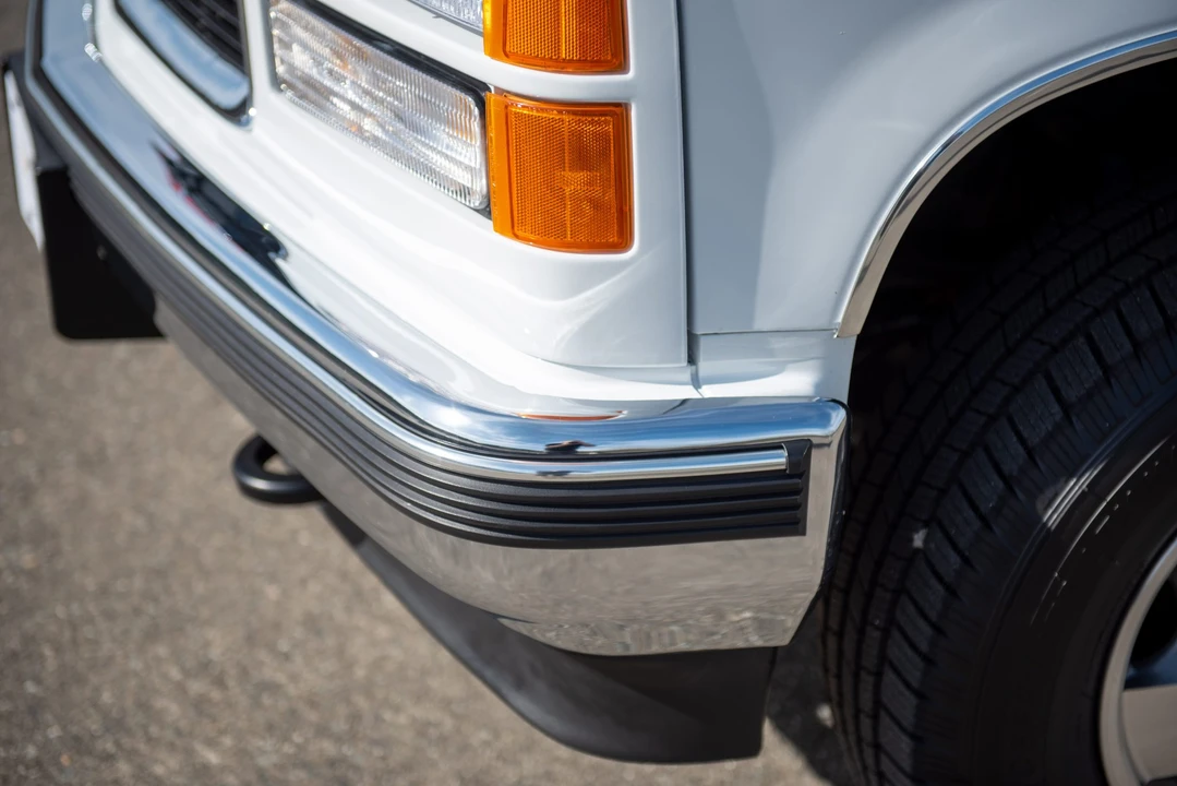 1999 GMC Suburban 8th Gen - Image 19 of 31