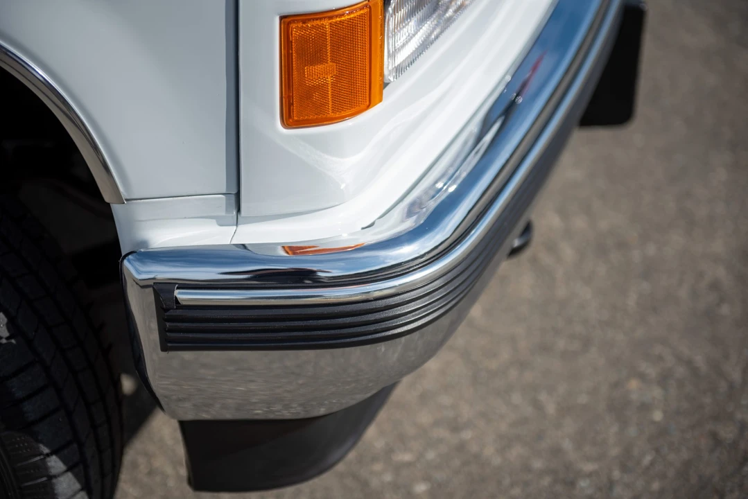1999 GMC Suburban 8th Gen - Image 15 of 31