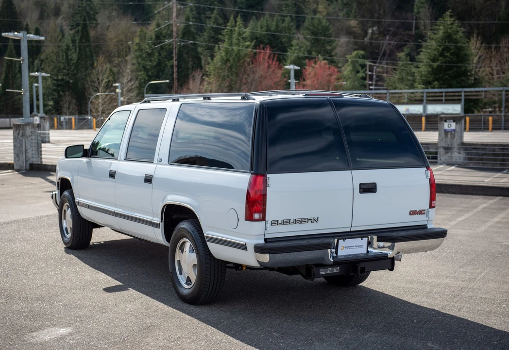 1999 GMC Suburban 8th Gen - Image 7 of 31