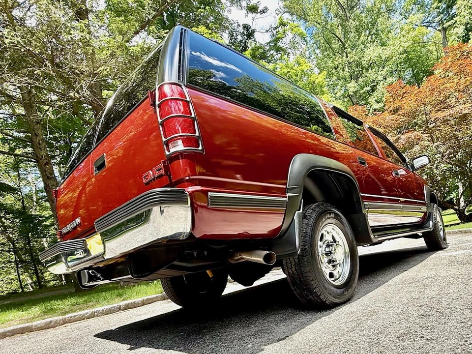 1999 GMC Suburban 8th Gen - Image 24 of 31
