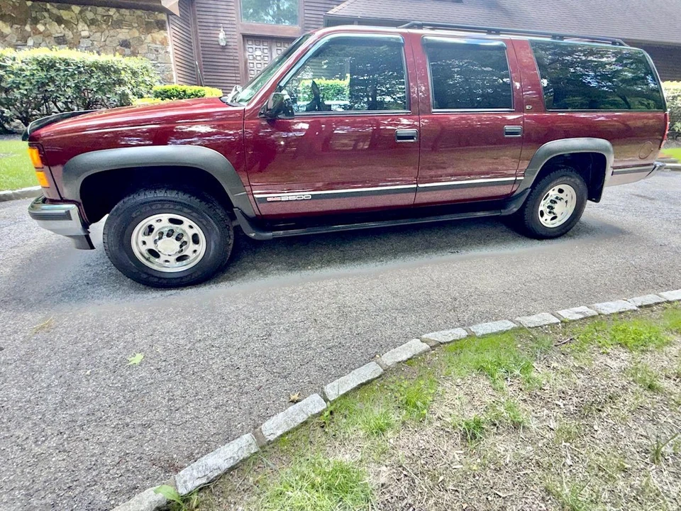 1999 GMC Suburban 8th Gen - Image 11 of 31