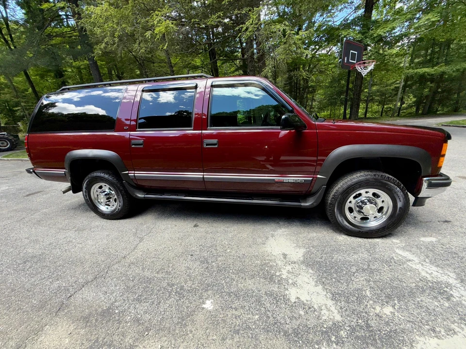 1999 GMC Suburban 8th Gen - Image 27 of 31