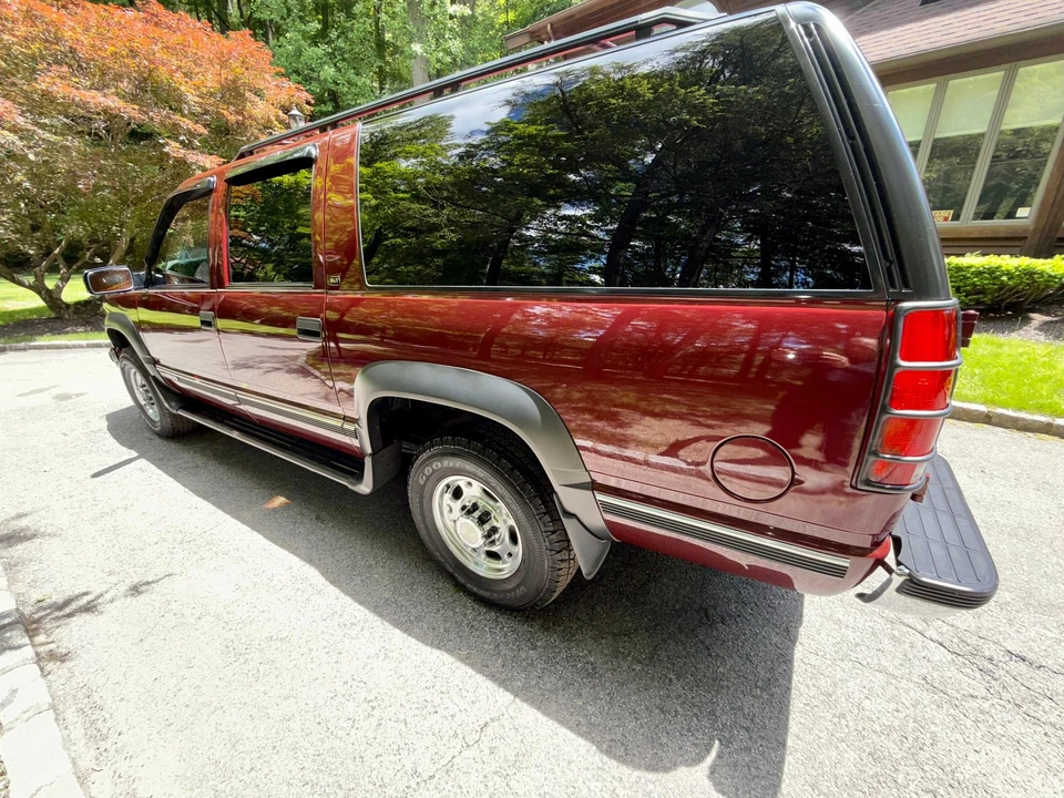 1999 GMC Suburban 8th Gen - Image 13 of 31