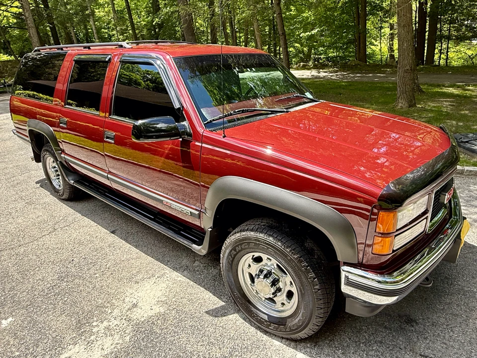 1999 GMC Suburban 8th Gen - Image 2 of 31