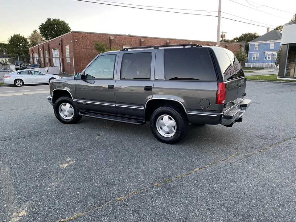 1999 GMC Yukon 1st Gen - Image 4 of 31