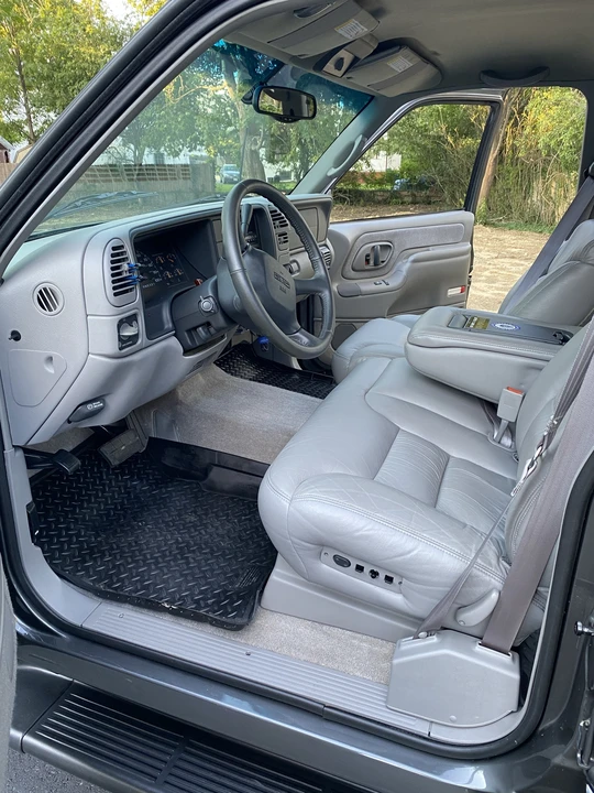 1999 GMC Yukon 1st Gen - Image 29 of 31