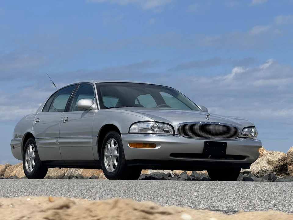 2000 Buick Park Avenue - Image 2 of 31