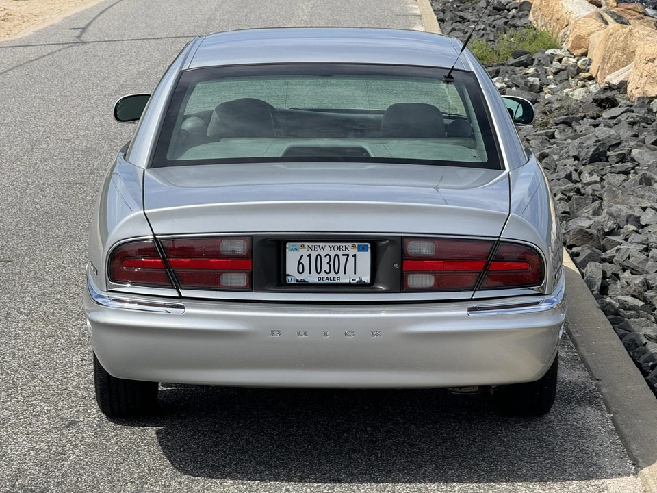 2000 Buick Park Avenue - Image 14 of 31