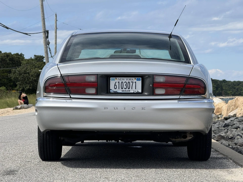 2000 Buick Park Avenue - Image 13 of 31