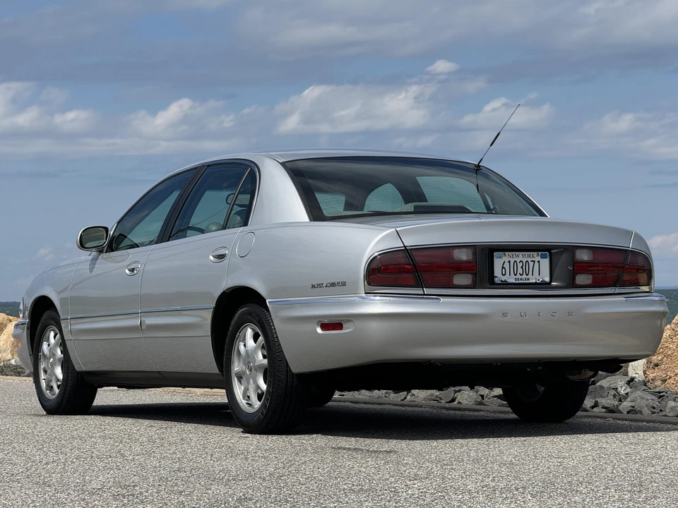 2000 Buick Park Avenue - Image 12 of 31
