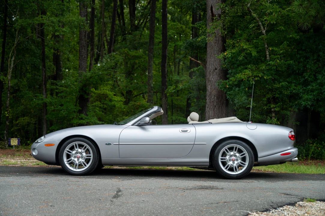 2001 Jaguar X100 XK8 - Image 18 of 31