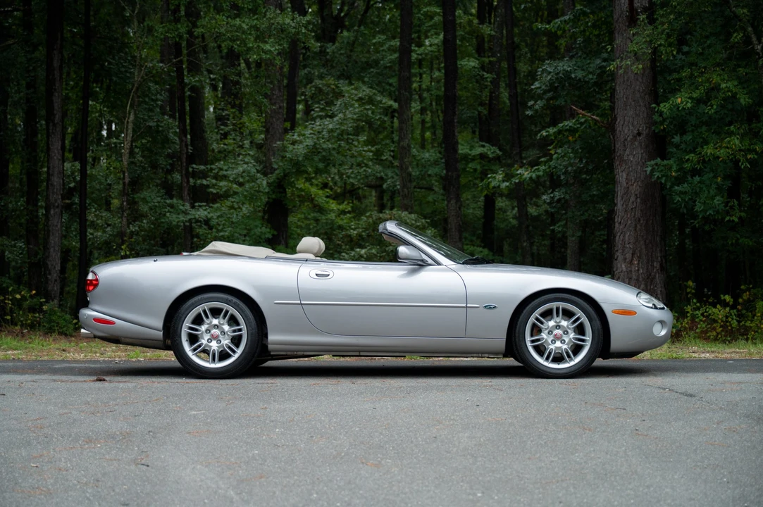 2001 Jaguar X100 XK8 - Image 14 of 31