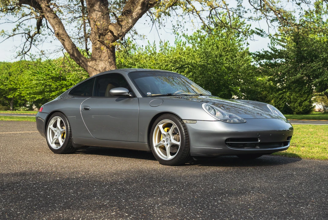 2001 Porsche 996 Carrera 4 - Image 17 of 31