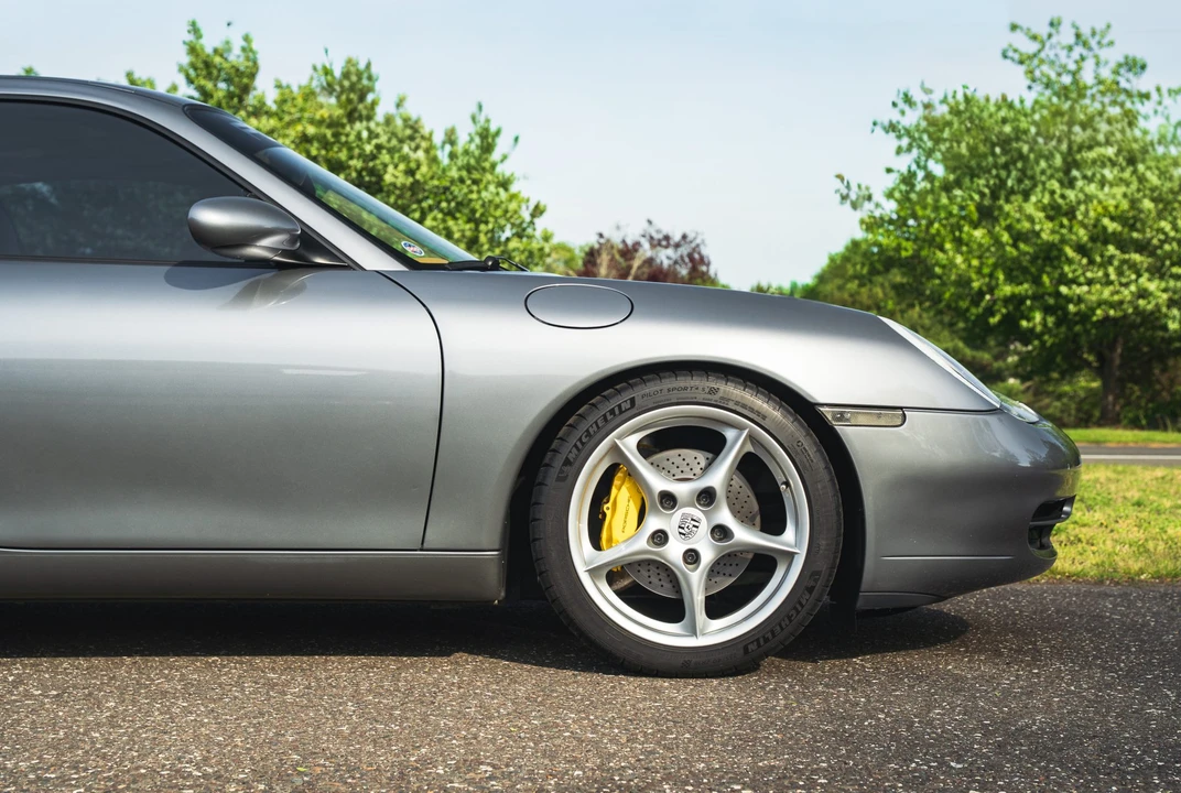2001 Porsche 996 Carrera 4 - Image 29 of 31
