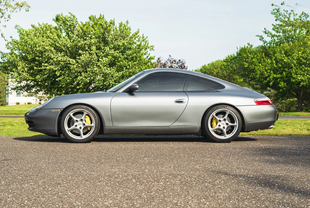 2001 Porsche 996 Carrera 4 - Image 3 of 31