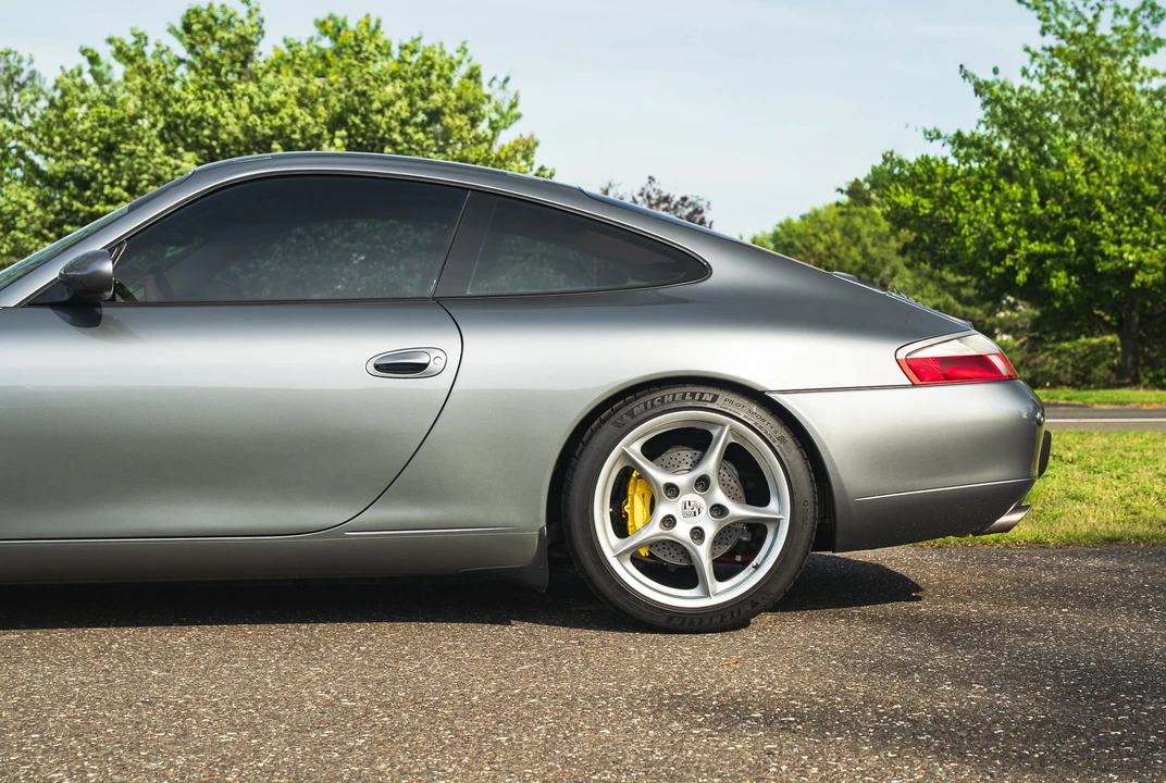 2001 Porsche 996 Carrera 4 - Image 30 of 31