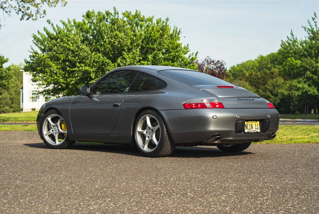 2001 Porsche 996 Carrera 4 - Image 5 of 31