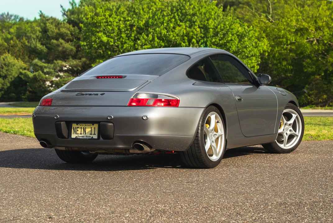 2001 Porsche 996 Carrera 4 - Image 14 of 31