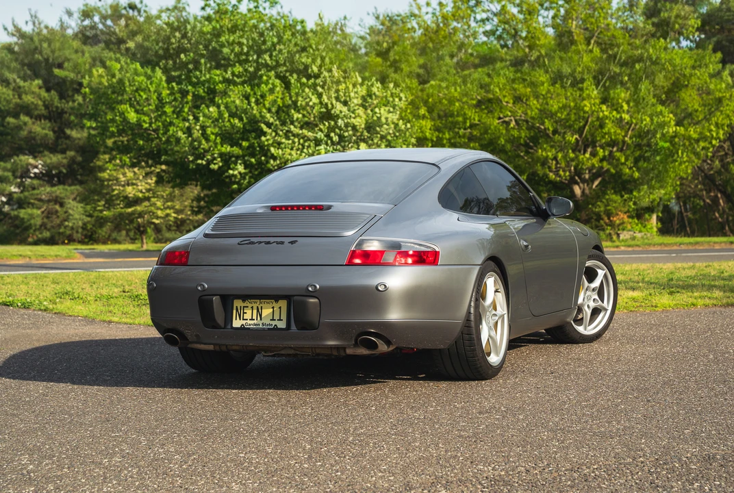 2001 Porsche 996 Carrera 4 - Image 13 of 31