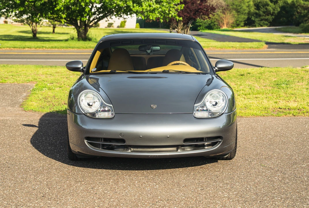 2001 Porsche 996 Carrera 4 - Image 26 of 31