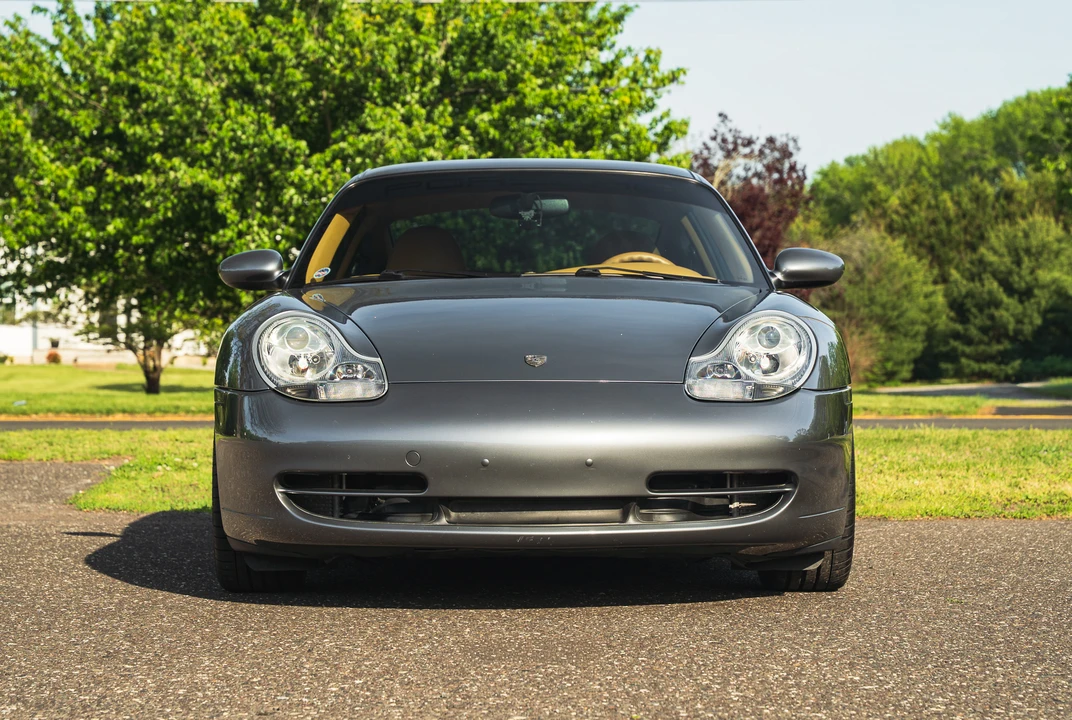 2001 Porsche 996 Carrera 4 - Image 25 of 31